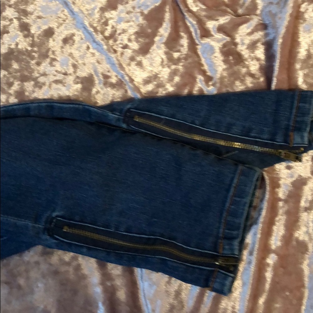 Jeans - Picture 3 of 5